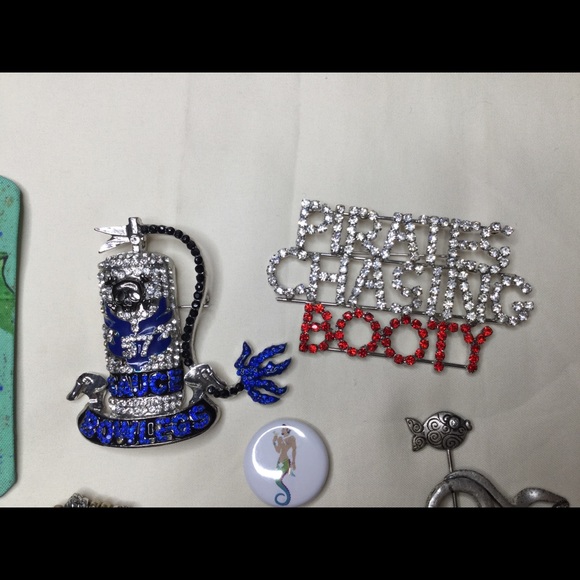 Mermaid Jewelry Set - Pins Bracelets Earrings - Picture 3 of 11